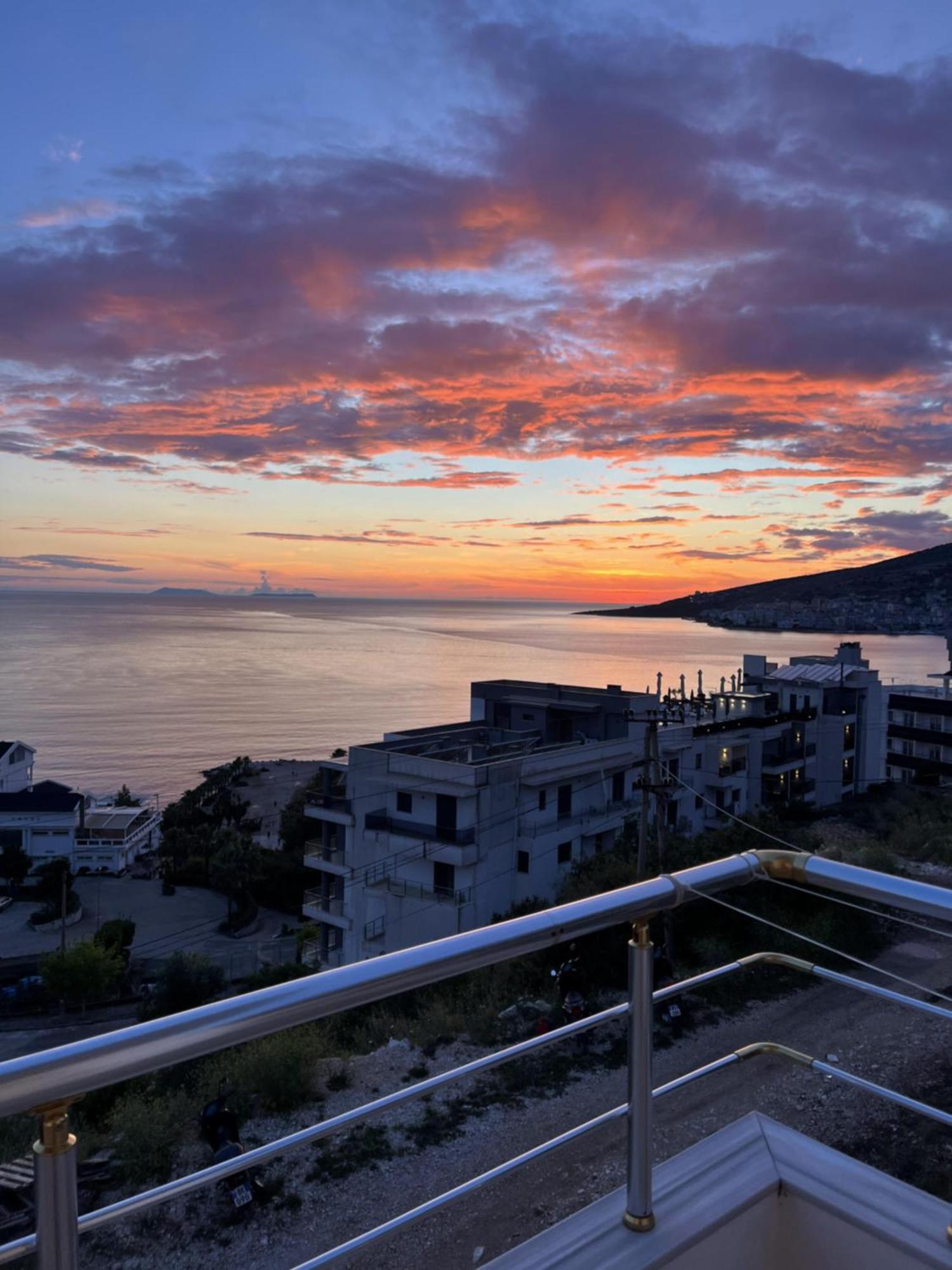 Bluemoon Suites Sarandë Exterior foto