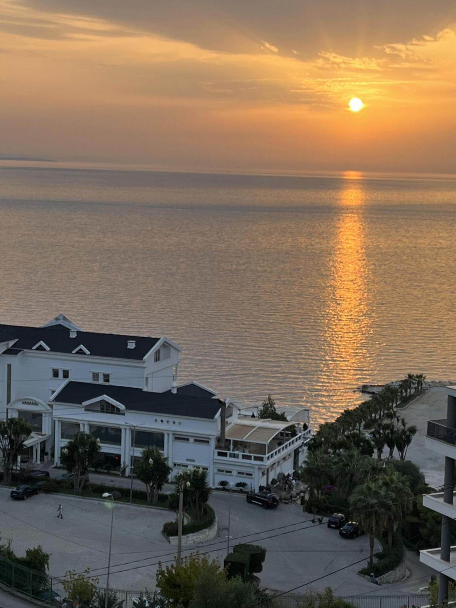 Bluemoon Suites Sarandë Exterior foto