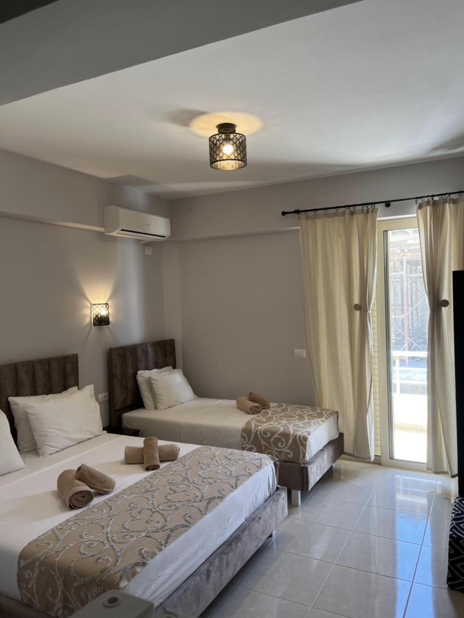 Bluemoon Suites Sarandë Exterior foto
