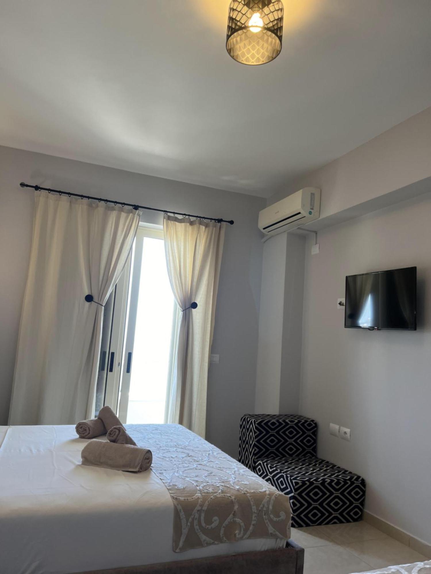Bluemoon Suites Sarandë Exterior foto