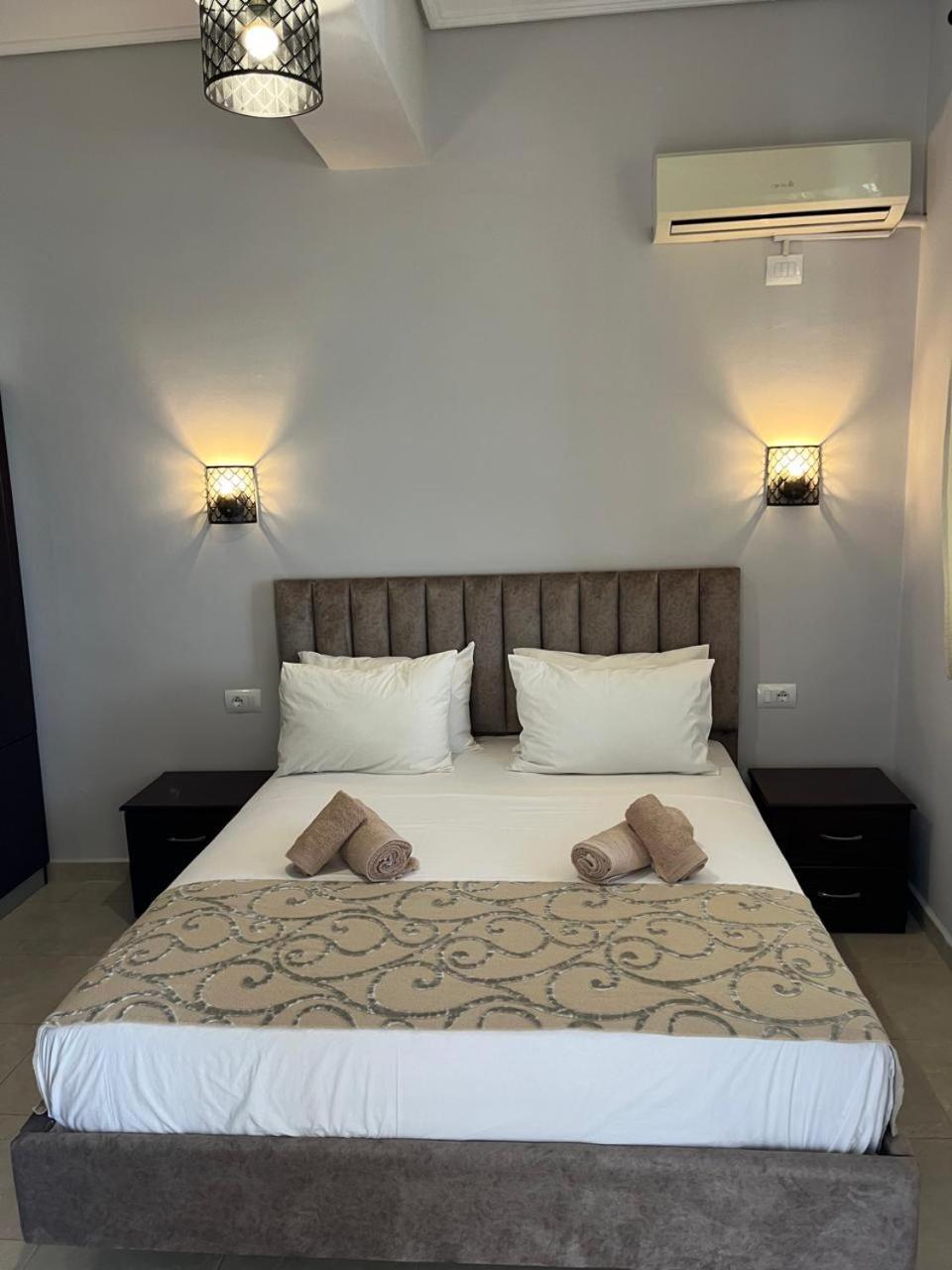 Bluemoon Suites Sarandë Exterior foto